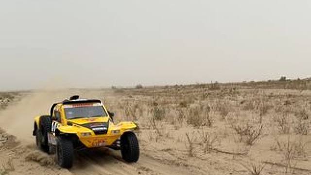 #环塔拉力赛 SS7赛段，第一辆到达终点的硬虎赛车#硬虎赛车 #硬虎evo3 #跟着环塔看新疆