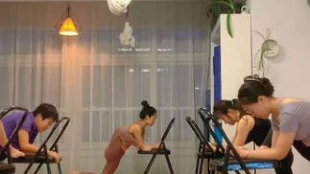 60分钟《椅子-流瑜伽》让你5分钟看完，喜欢记得点赞收藏哦，想听口令讲解版的评论区留言告诉我哦[话题