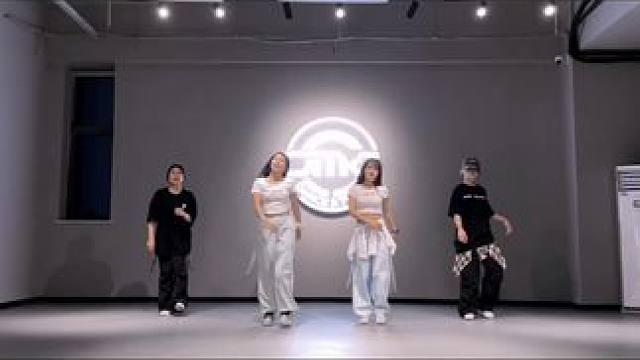 好欢乐的舞，快艾特你姐妹一起跳#demi编舞 #翻跳 #一学就会系列 #很忙舞蹈挑战 #零基础学舞蹈