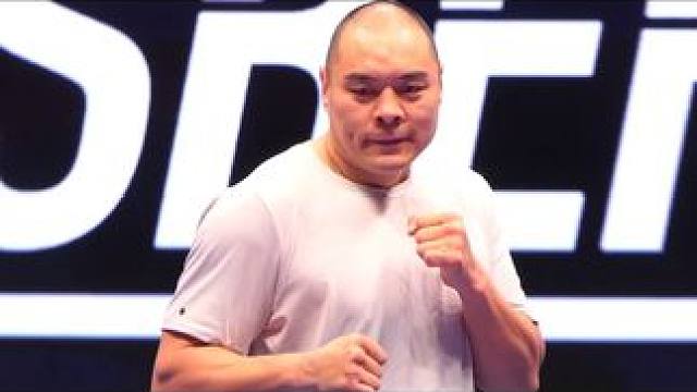 张志磊VS维尔德赛前公开训练，两人的状态都非常棒！#拳击 #kotv #拳王 #维尔德 #张志磊