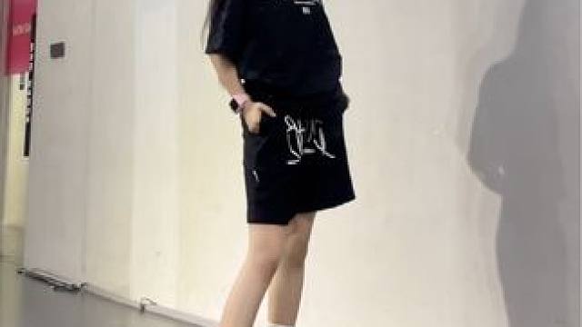 谁允许她们这么帅的#xg #wokeup #翻跳