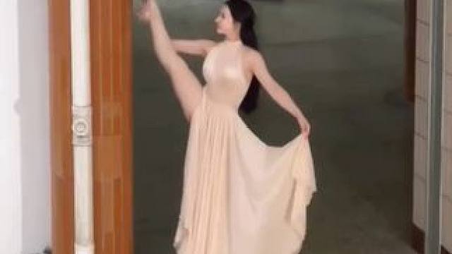 教练！我想学舞蹈！！#清纯甜美 #甜妹 #舞蹈#颜值 #完美身材