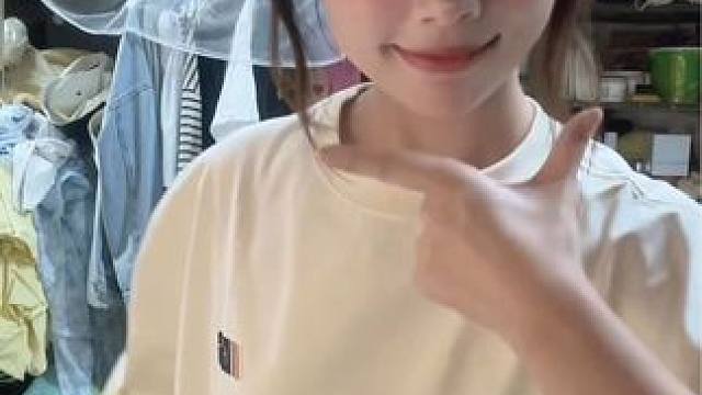 想不到叭我还有一个版本！ #甜甜的手势舞 #双鱼座 #女大学生 #养火花