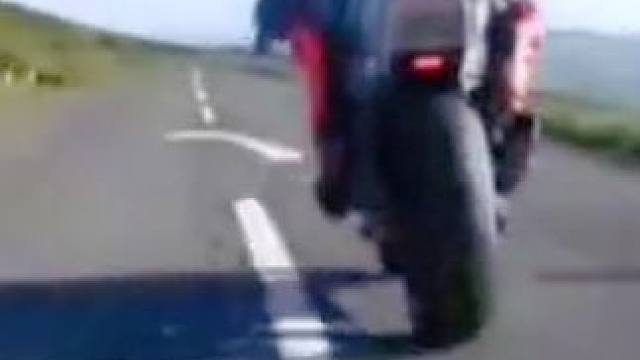 #摩托车比赛 #曼岛tt #滑胎过弯 #专业动作请勿模仿