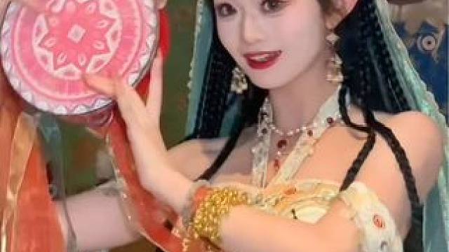 姐姐 愿意与我一起回西域去吗？ #国风古韵 #敦煌飞天 #甜妹 #眷茶臻选 #眷茶臻选焕新启幕