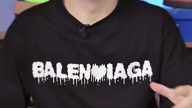 整个夏天一双洞洞鞋包了