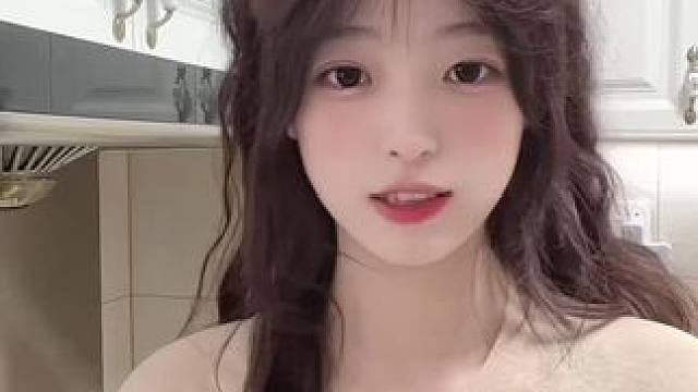 不行互删吧 我一边喂猪一边等你消息 时间太漫长了 我总是安慰自己说村里信号不好 今年村子里建5G基站