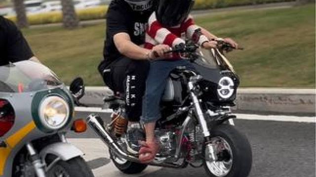 六一儿童节就得骑儿童车 #摩托车 #机车 #机车摄影 #六一儿童节  #复古摩托