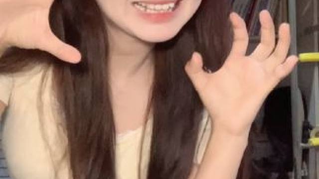 做小孩最重要的是要鱼块啦 #六一手势舞 #女大学生 #天天开心