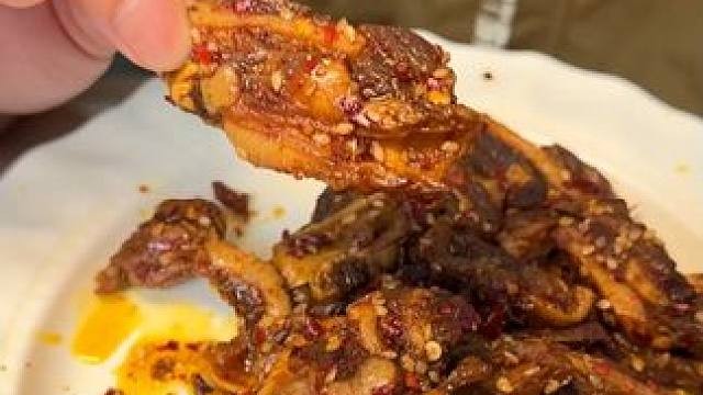 鲜香麻辣的#猪脆骨 真的#好吃到停不下来 地道的麻辣川香味真的很上头#零食推荐 #无辣不欢