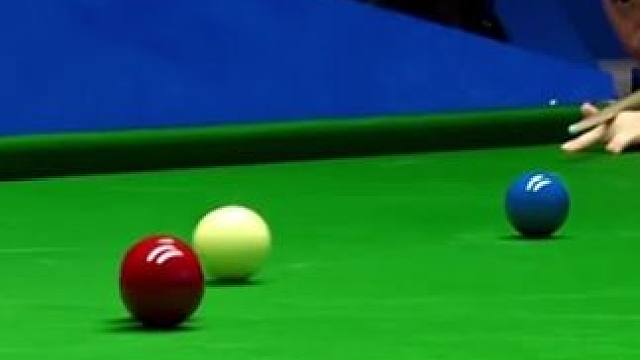 莽夫附体，丁俊晖强攻组合球失误引热议，安全球比火箭差太多！