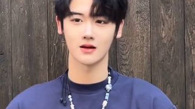 快乐小狗 #可狼可奶 #直男 #190大帅哥 #社恐 #甜弟