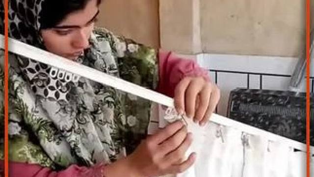 婆婆带着小妹去了米娜当初离开的方向，霍贾特叔叔已经被婆婆叫走了，伊朗女人米娜婆婆最新进展291#米娜