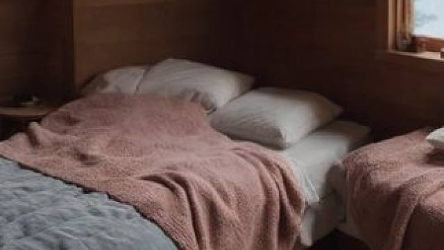 在暴风雪天，体验雪原小屋的舒适睡眠氛围吧！ #白噪音 #助眠视频 #解压助眠