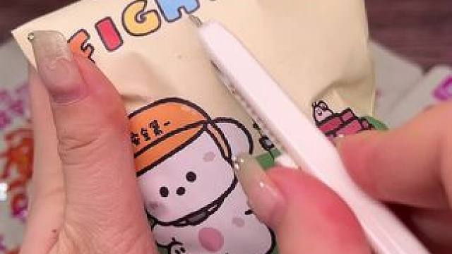 麻酱脑袋在哪里！赶紧来试试这个麻酱魔芋干！满满芝麻香和酱香！#辣条 #零食推荐 ##开袋即食 #湖南