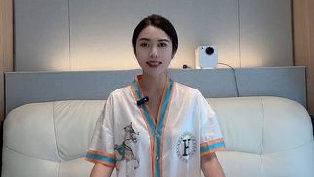 睡前跟练一组金钢趴，放松身心，快速入睡，该视频适合反复练习，记得点赞收藏，瑜伽的练习需要坚持，每天睡