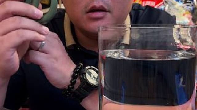 不锈钢浮水剪刀 这是一款剪大力马线和八字环像切菜一样的不锈钢剪刀。#浮水剪刀 #钓鱼剪刀推荐 #钓鱼