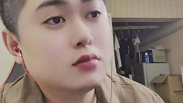 趁小刘不在，偷发他喊麦 #喊麦 #喊麦无声卡 #我喜欢你喊麦