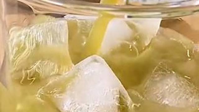 连续喝一个月的芹菜汁身体会有什么变化#芹菜汁 #果蔬汁 #夏日饮品