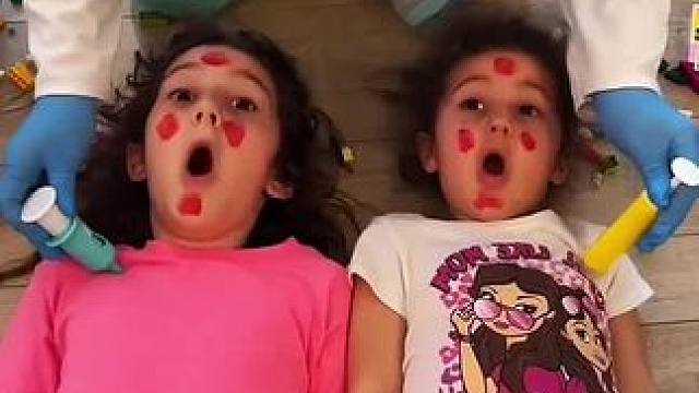 姐妹摔倒被医生紧急救治，效果真的太明显了！ #看一遍笑一遍 #意想不到的结局 #万万没想到 #这操作