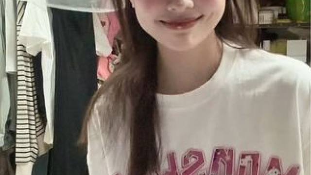 我甜甜的想恋圆圆的你 #火花 #双鱼座 #女大学生 #甜甜的手势舞