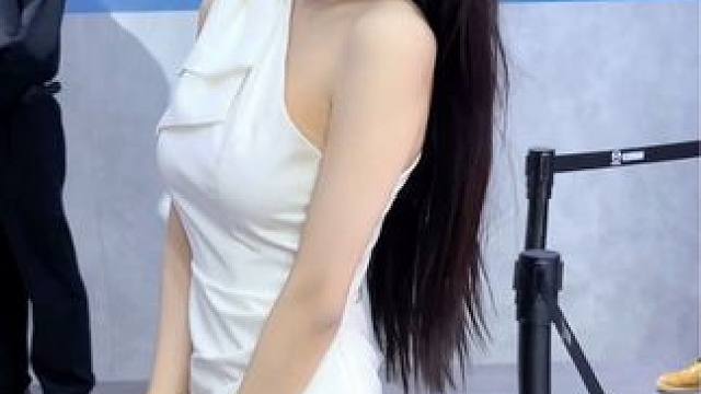 爱笑的女孩运气不会差#粤港澳大湾区车展 #2024粤港澳大湾区车展 #ihome先行之城