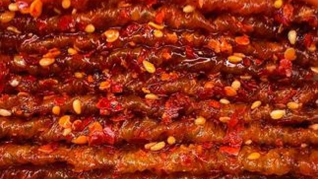 爆辣过瘾，真的适合#无辣不欢 的宝子们#零食推荐 #辣条 #开袋即食 #解馋