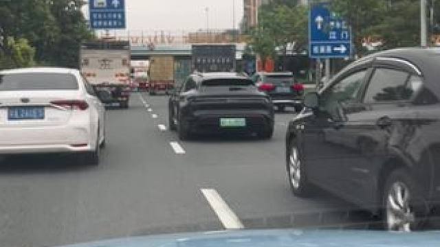 这“屁股”真美
#我与汽车的日常 #帕拉梅拉猎装版 #保时捷 #街拍豪车 #panamera