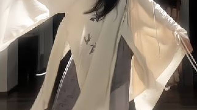 #舞蹈 摇啊摇 摇过雨露就是外婆桥～#国风 #氛围感 #新中式穿搭