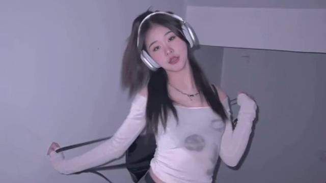 突然想做个气质女liu氓，贪财又好se，肤浅又快乐！