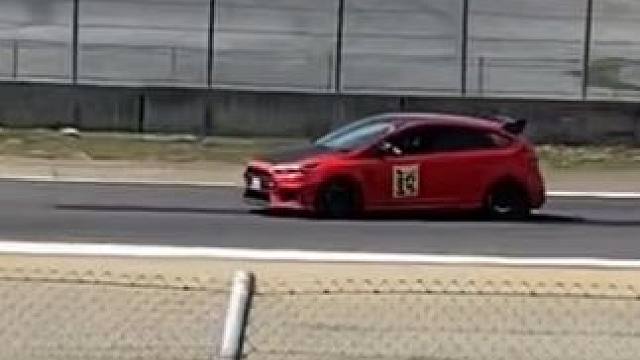 早前跑了个赛道日，小伙伴们帮我录了几段#热门 #福克斯RS #赛道日 #拉古纳塞卡 #lagunas