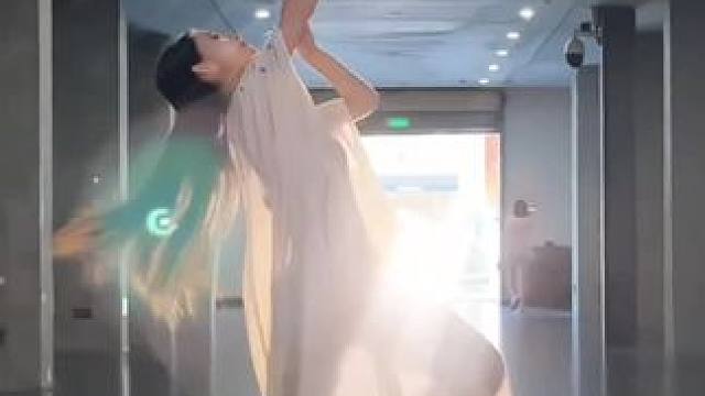 哥不白看！不白哥不看！#清纯甜美 #大长腿美女 #舞蹈 #完美身材 #颜值