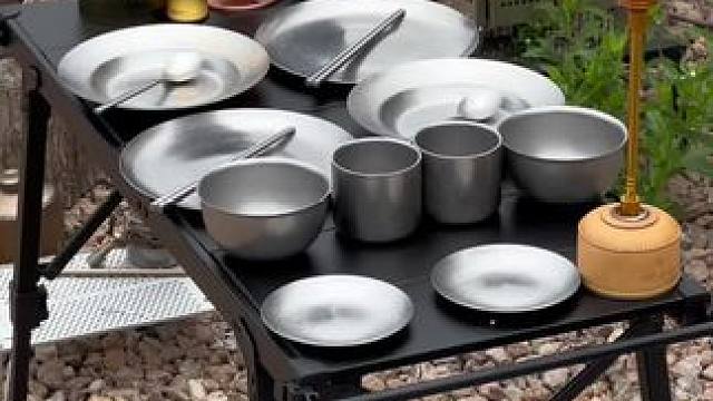 复古雪花304不锈钢餐具套装，盘碗杯筷勺都有了，质感#露营报告 #露营好装备报告 #靠谱露营装备