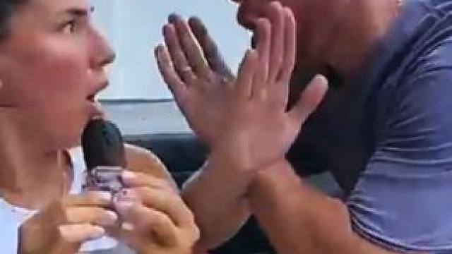 吃零食被老公多次阻拦，没想到全都是套路！ #老外恶搞 #老外真会玩