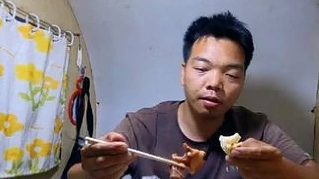 小房车穷游河北到镇上逛逛街，今天奢侈一把买了40多块的菜来下酒 #床车生活 #穷游 #街边美食 #野