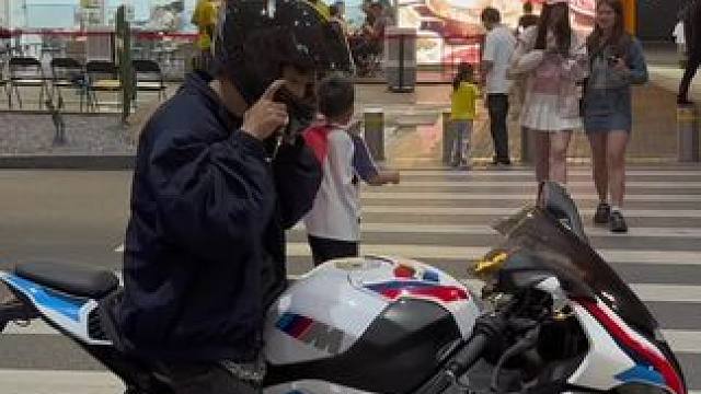 原来骑宝马也可以得吃 #机车