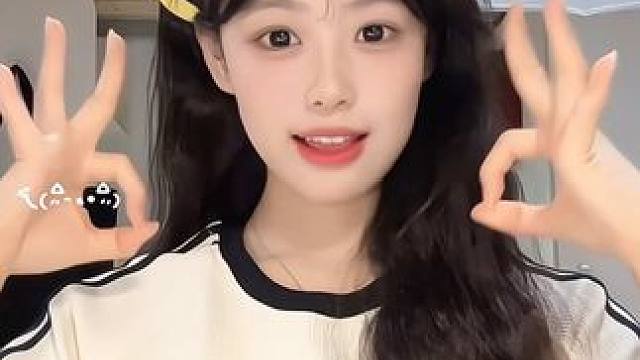 解锁新发型૮ᴗ͈ˬᴗ͈ෆა #甜甜的手势舞 #蛋蛋卷