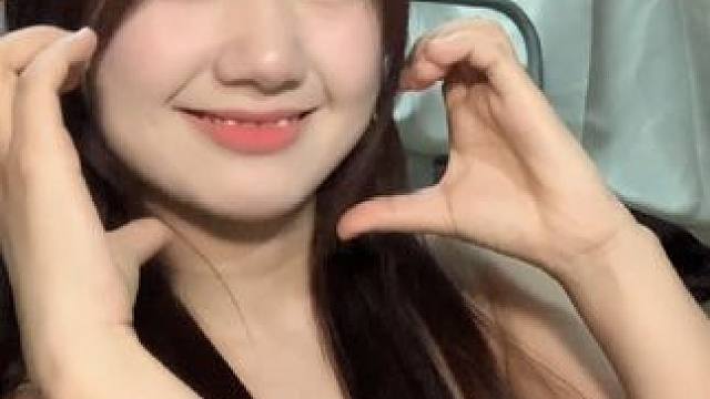 生活乱七八糟  我要多点花招૮  ´͈ ᗜ `͈ ა♡ #女大学生 #嘎嘎没烦恼 #甜妹 #甜甜的手