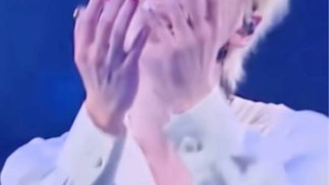 有没有人和我一样超喜欢这段 又纯又钓 #周震南 #直拍 #周震南演唱会 #神级现场