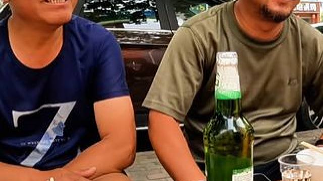 沙和尚在郑州欢迎成都周老师，午餐小饭店喝白加啤，晚餐河里避暑#户外美食 #户外野炊 #户外生活 