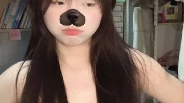 这个特效简直和我的头发融为一体了#女大学生 #甜妹 #甜甜的手势舞 #嘎嘎没烦恼