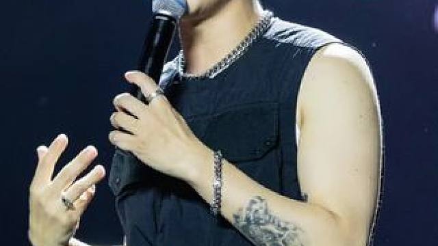 “太喜欢了，下次结婚的时候用这首” 「很多rapper都写过情歌，但很少有人会以一个丈夫，一个父亲的