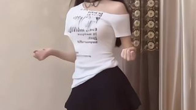 艾特你列表第一来看琪琪欧尼甜妹 #完美身材 #甜系女孩 #甜妹 #这谁能顶得住啊