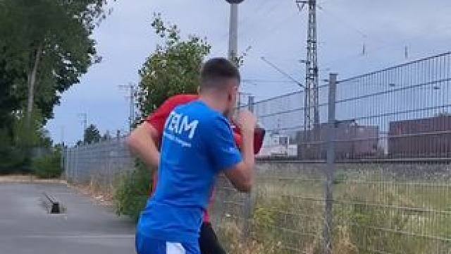 拳击实战技术，拳击基础技术教学，拳击打靶训练