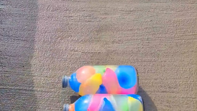 楼梯滚瓶子爆破解压时刻