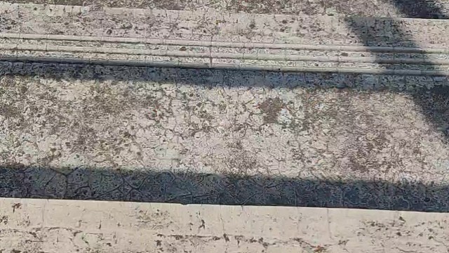 楼梯滚瓶子爆破解压时刻