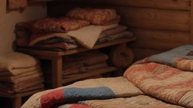 暴风雪夜山区小屋，温暖炉火，聆听风雪进入温馨梦境 #白噪音 #助眠声音 #睡眠音乐 #助眠视频 #深