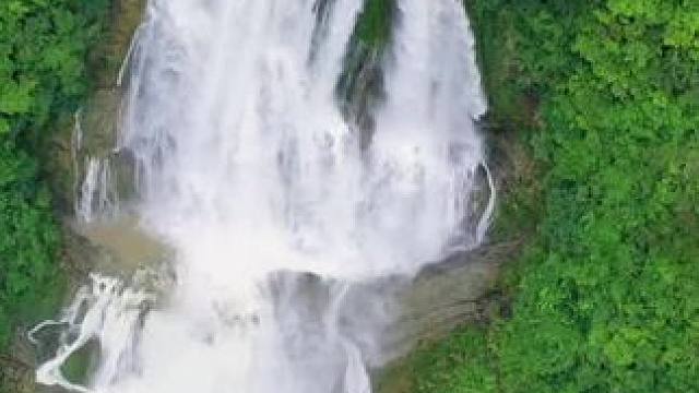 贵州滴水滩大瀑布，就在黄果树瀑布附近
导航滴水滩瀑布可直接到达，不需要门票，雨季为最佳观赏期#端午节