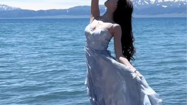 这个世界太吵了 我们逃吧#穿搭 #氛围感 #ootd