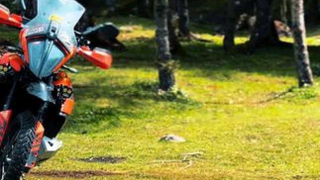 向内自由
#KTM  #asmax头盔蓝牙耳机 
#一个人的摩旅露营
某周六白天网上刷到新开通几天的